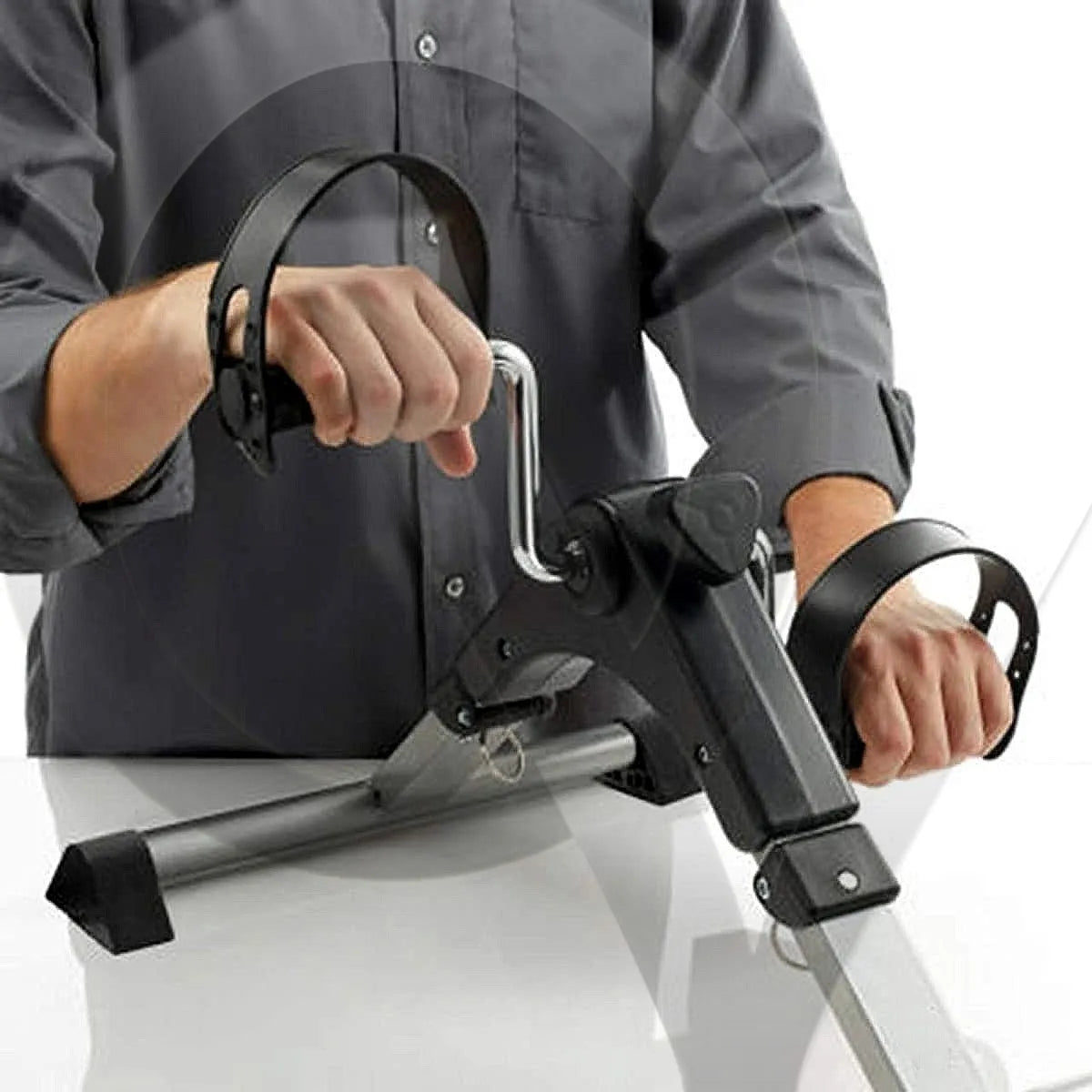 Exercitador pedal Ciclo Sênior Pro em uso